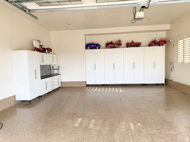 896 West 675 South Mapleton, UT 84664 - Photo 58 of 77 Garage with a garage door opener