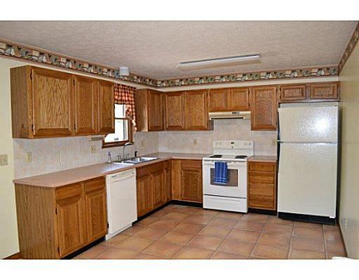 538 Moorefield Road Springfield, OH 45502 - Photo 4 of 25