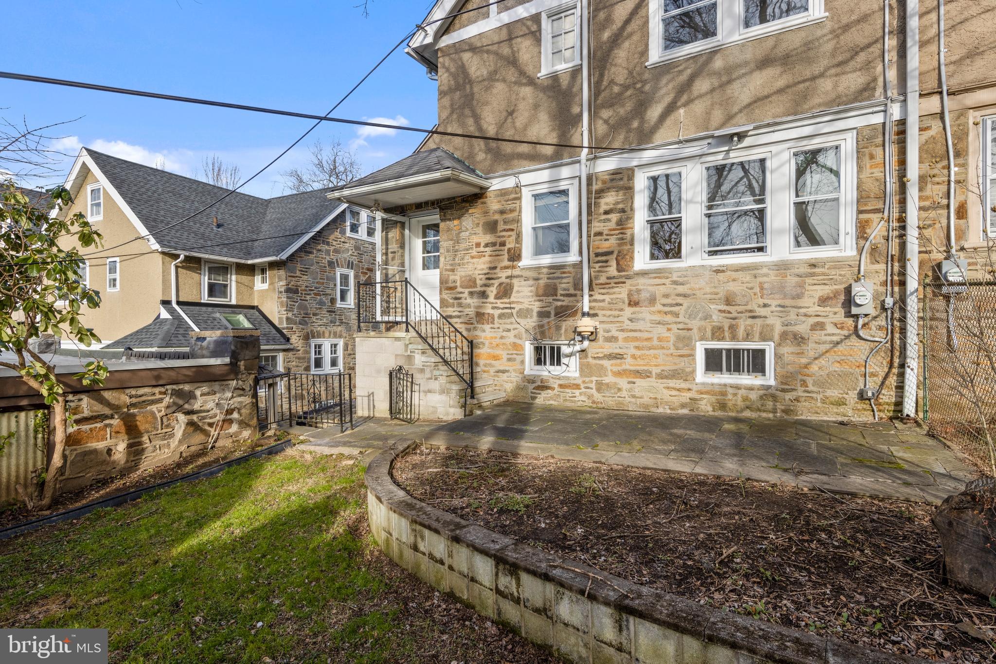 720 Stradone Road Bala Cynwyd, PA 19004 - Photo 4 of 27 Gallery Image 4