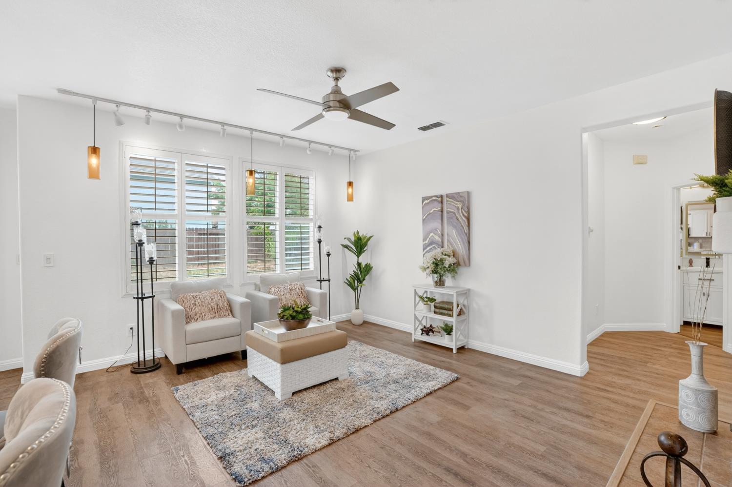 10090 Rojelio Court Elk Grove, CA 95757 - Photo 12 of 40