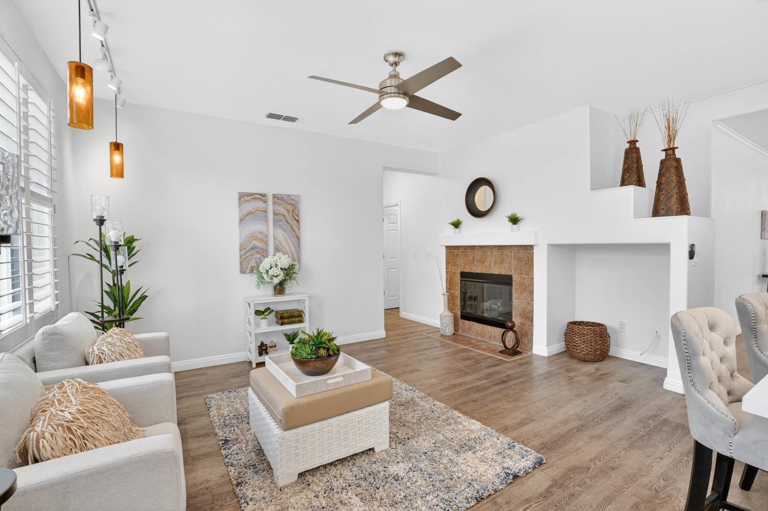 10090 Rojelio Court Elk Grove, CA 95757 - Photo 13 of 40