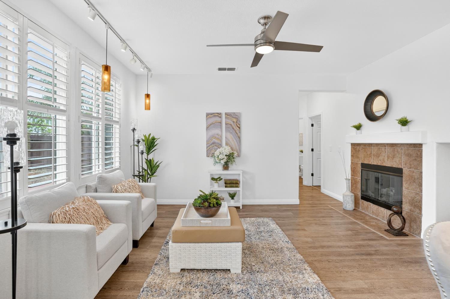 10090 Rojelio Court Elk Grove, CA 95757 - Photo 16 of 40