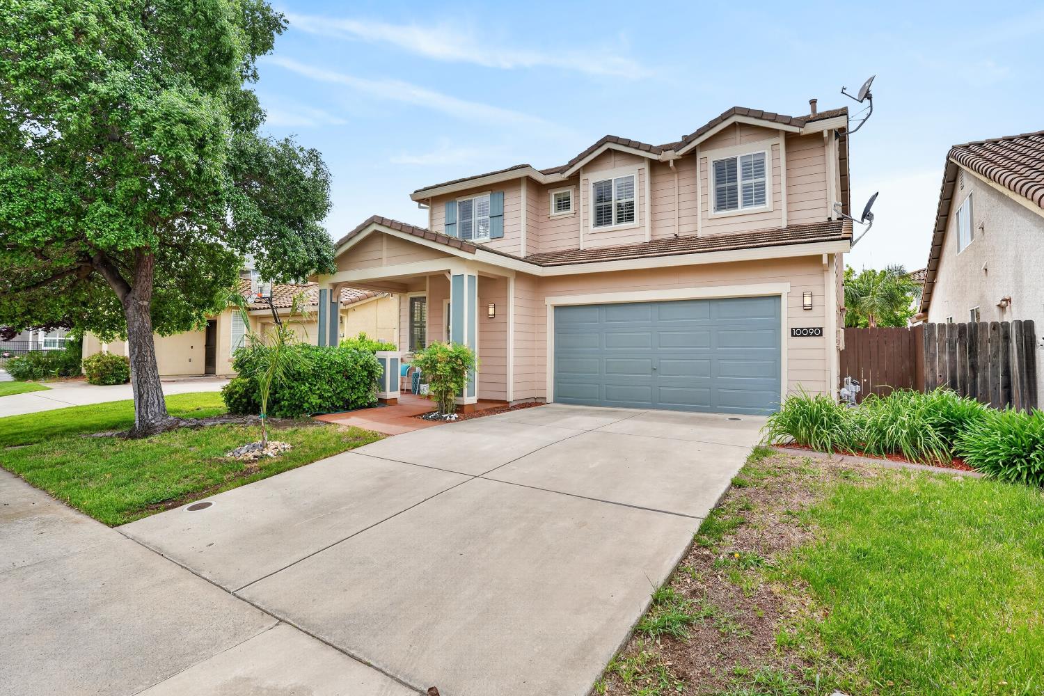 10090 Rojelio Court Elk Grove, CA 95757 - Photo 2 of 40