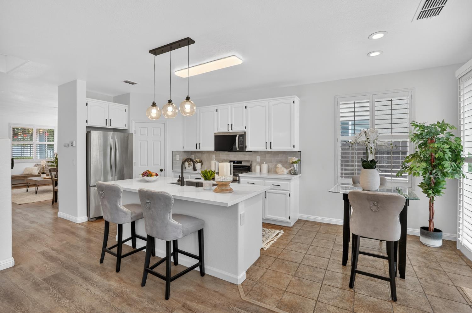 10090 Rojelio Court Elk Grove, CA 95757 - Photo 8 of 40