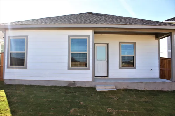 $1,750 | 152 Old Stagecoach Road, Jarrell, TX 76537