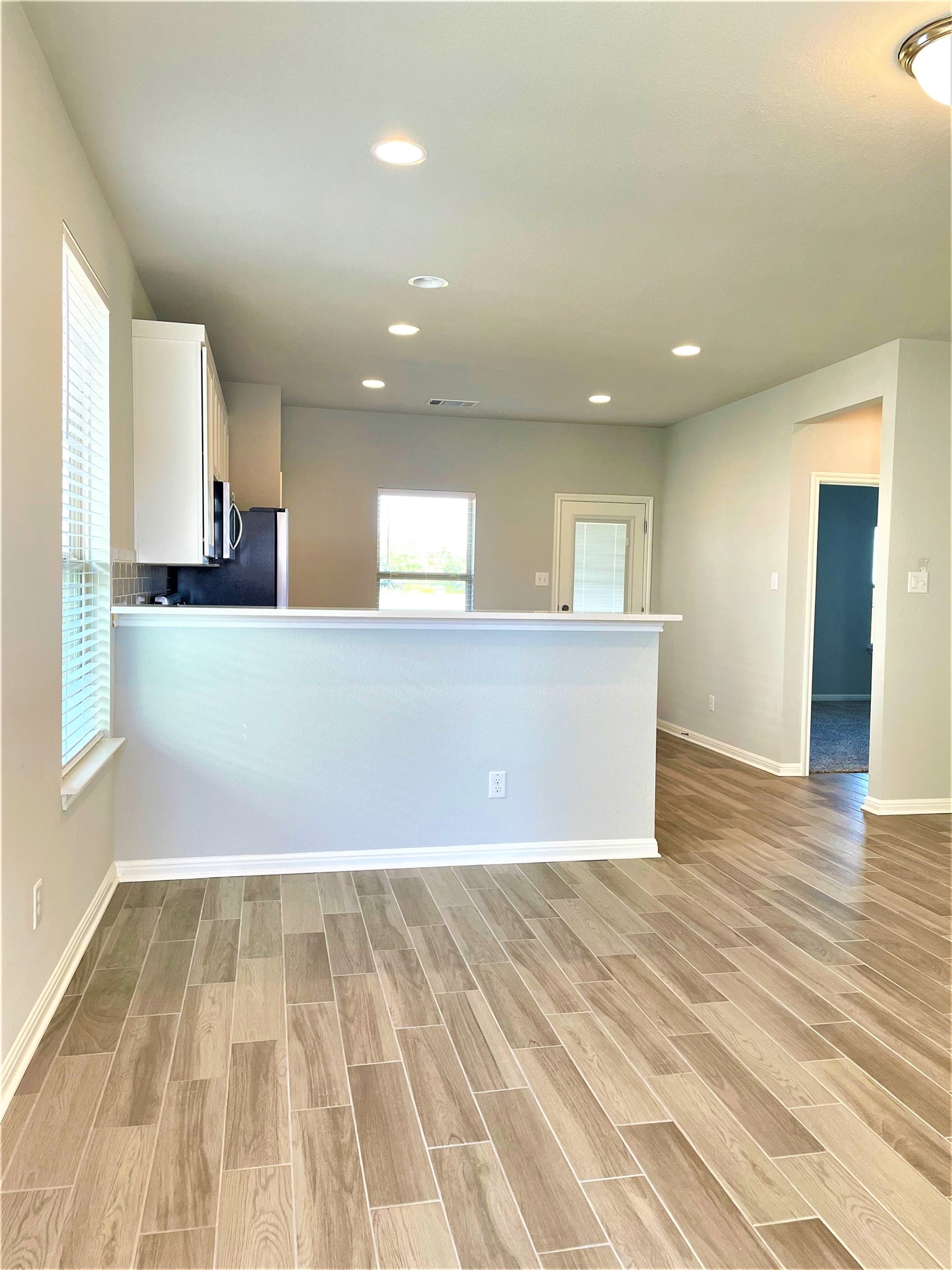 152 Old Stagecoach Road Jarrell, TX 76537 - Photo 4 of 21