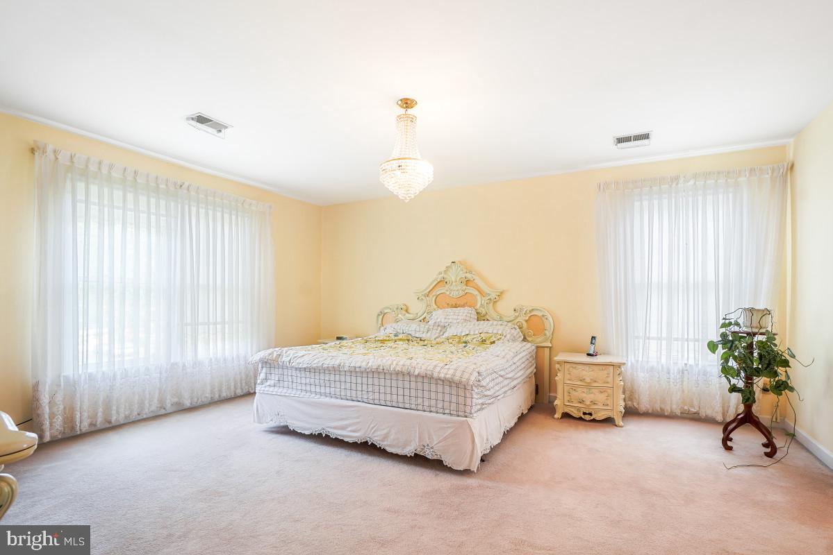 11103 Luttrell Lane Silver Spring, MD 20902 - Photo 18 of 30 Bright and airy bedroom retreat.