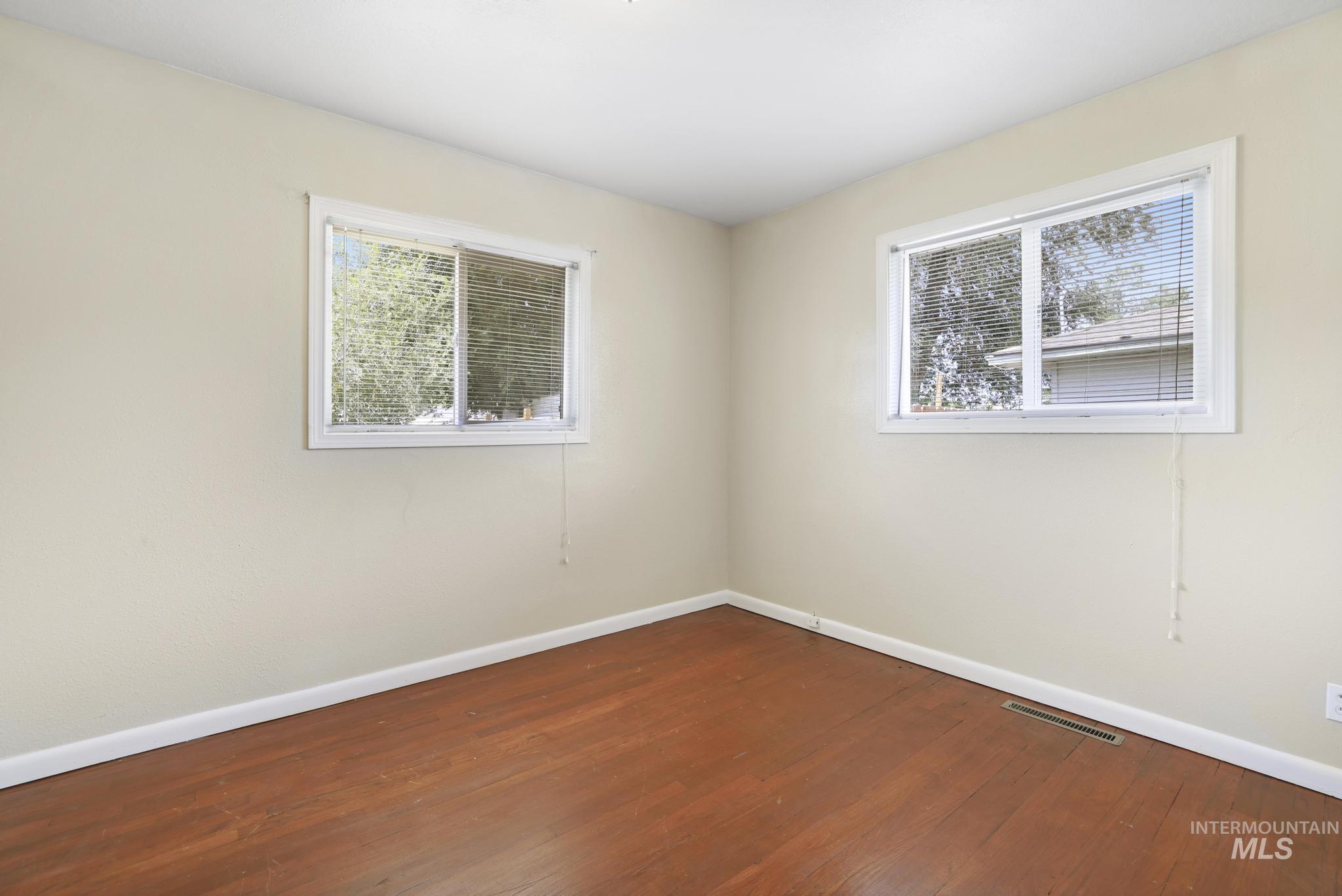 327 Monroe Street Twin Falls, ID 83301 - Photo 12 of 28