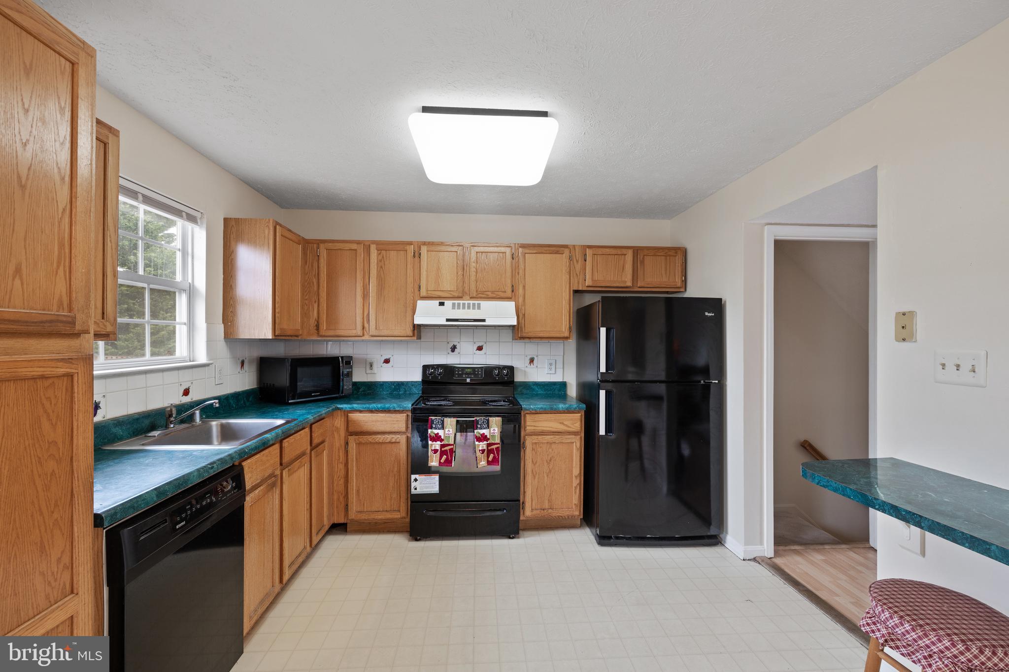 2146 Riding Crop Way Baltimore, MD 21244 - Photo 12 of 36 Loads of cabinet space!