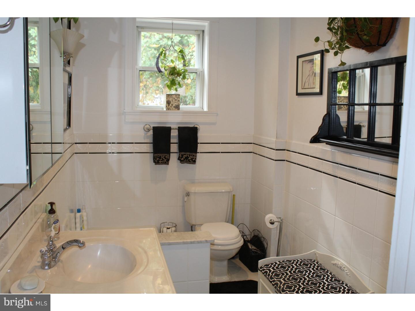 620 Arbor Road Cheltenham, PA 19012 - Photo 6 of 15 Bathroom