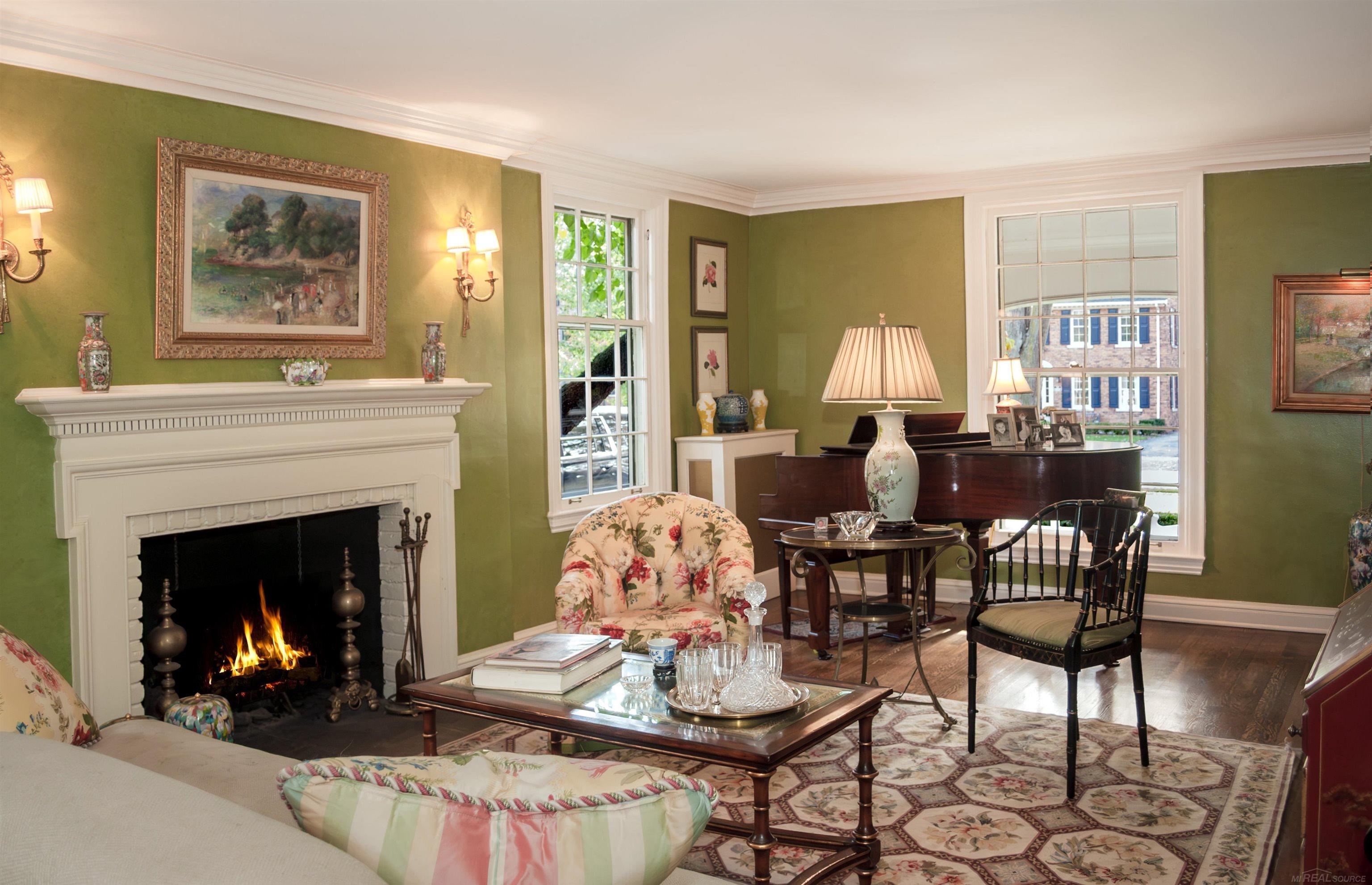 118 Moran Road Grosse Pointe, MI 48236 - Photo 10 of 76 50130609-BB3ADAEA-27CB-4581-B773-D1CF0E521139.JPG