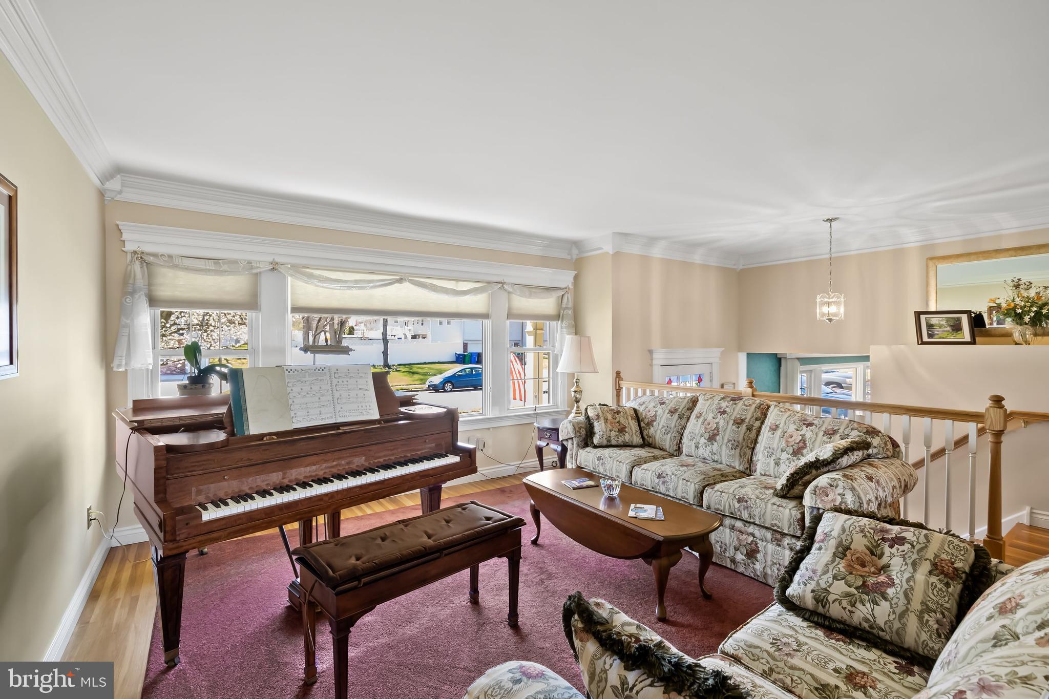 23 Lehigh Drive Delran, NJ 08075 - Photo 7 of 26 Living Room