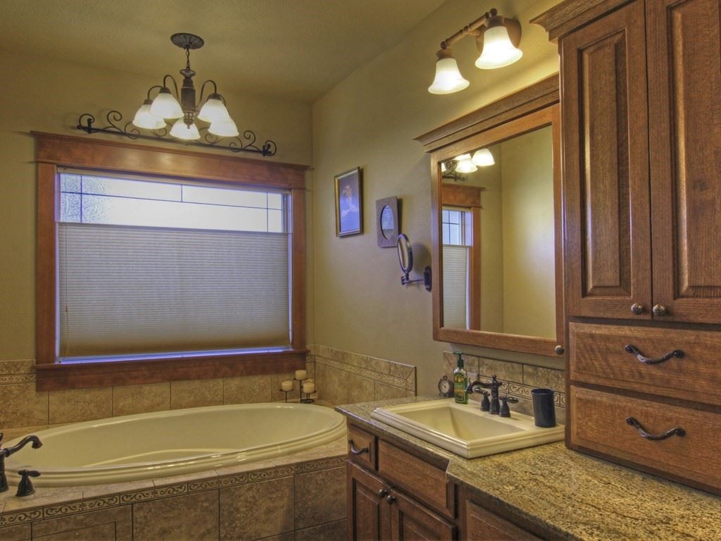706 Erica Court Spokane, WA 99208 - Photo 12 of 20 Gallery Image 12