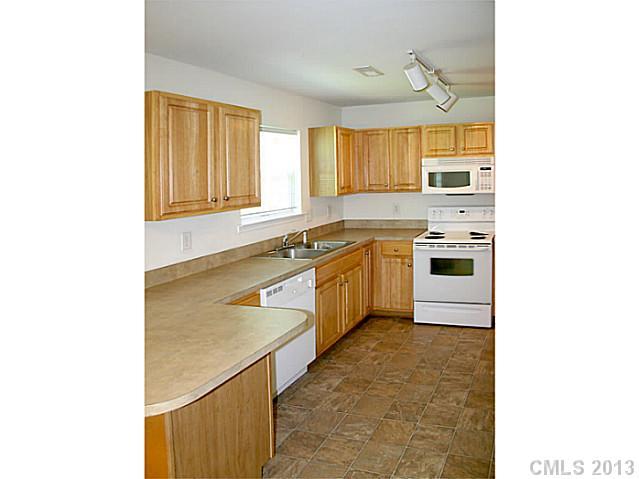 906 Valley Ridge Road Charlotte, NC 28214 - Photo 4 of 13
