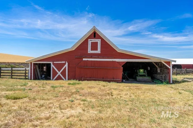 $650,000 | 1044 Martinson Road, Moscow, ID 83843