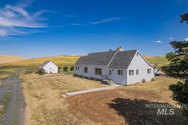 $650,000 | 1044 Martinson Road, Moscow, ID 83843