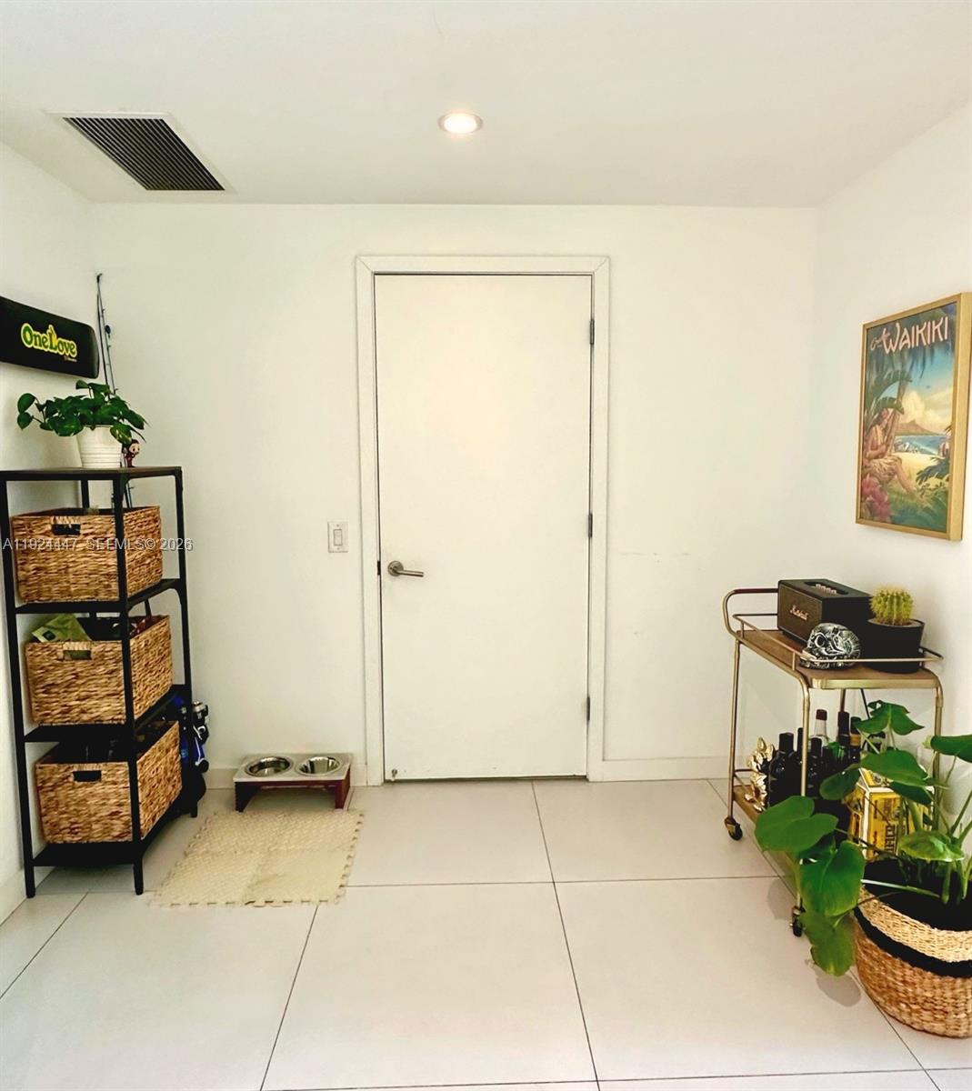 501 Northeast 31st Street, Unit 2902 Miami, FL 33137 - Photo 7 of 36 a view of room with window