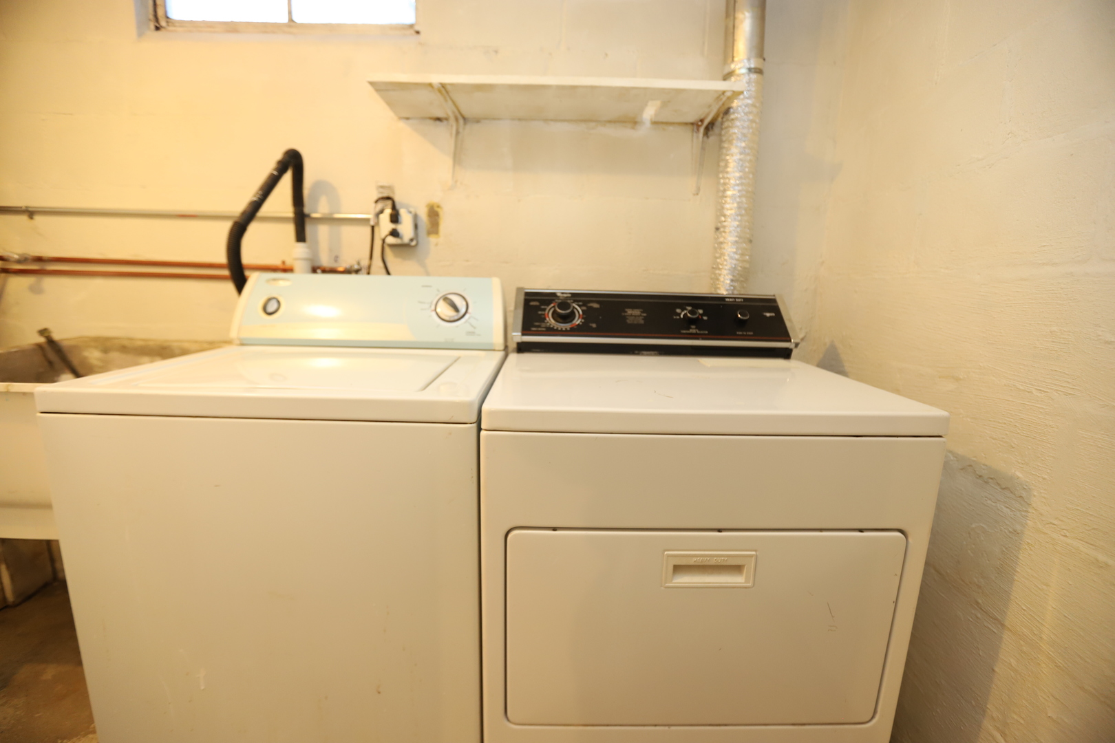 1103 Garfield Road Harvard, IL 60033 - Photo 12 of 28 a close up view of washer and dryer