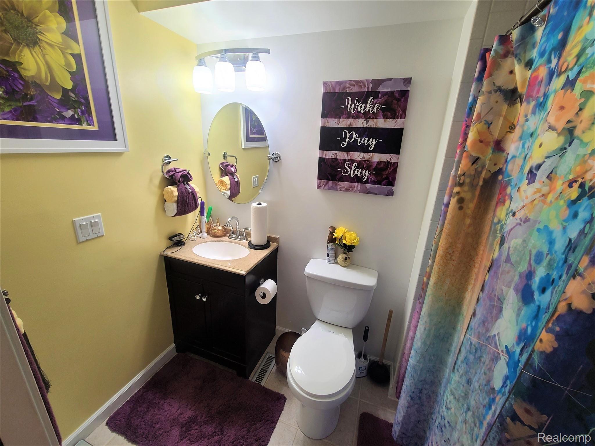 3044 Old Farm Road Flint, MI 48507 - Photo 23 of 30 20211109_111004 (2).jpg