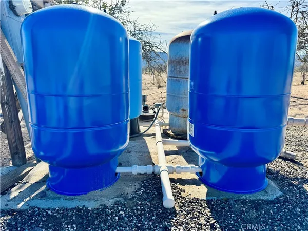 a car parked on the side of a lake