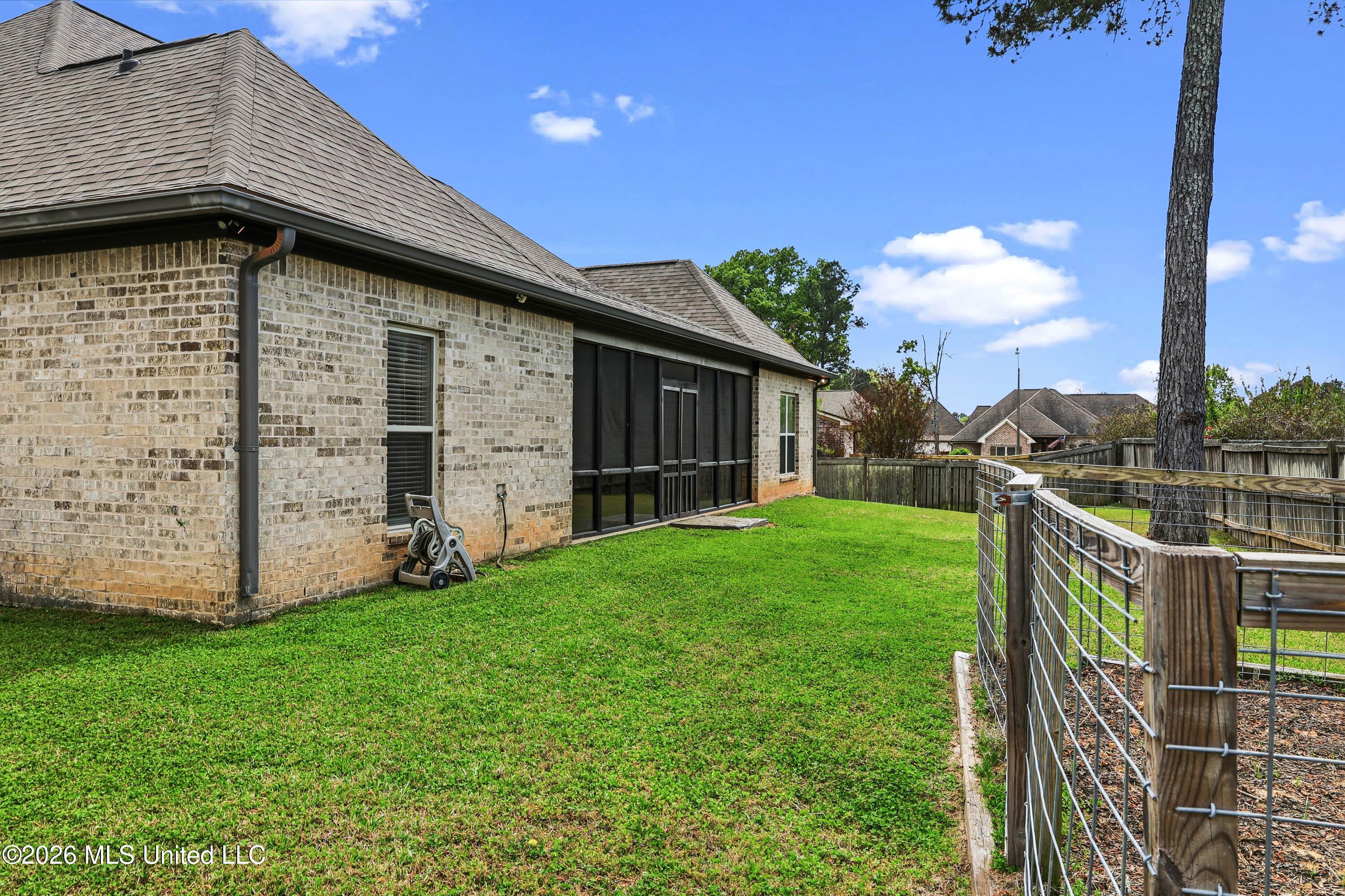 211 Wellington Way Brandon, MS 39047 - Photo 39 of 41 10D0A1258