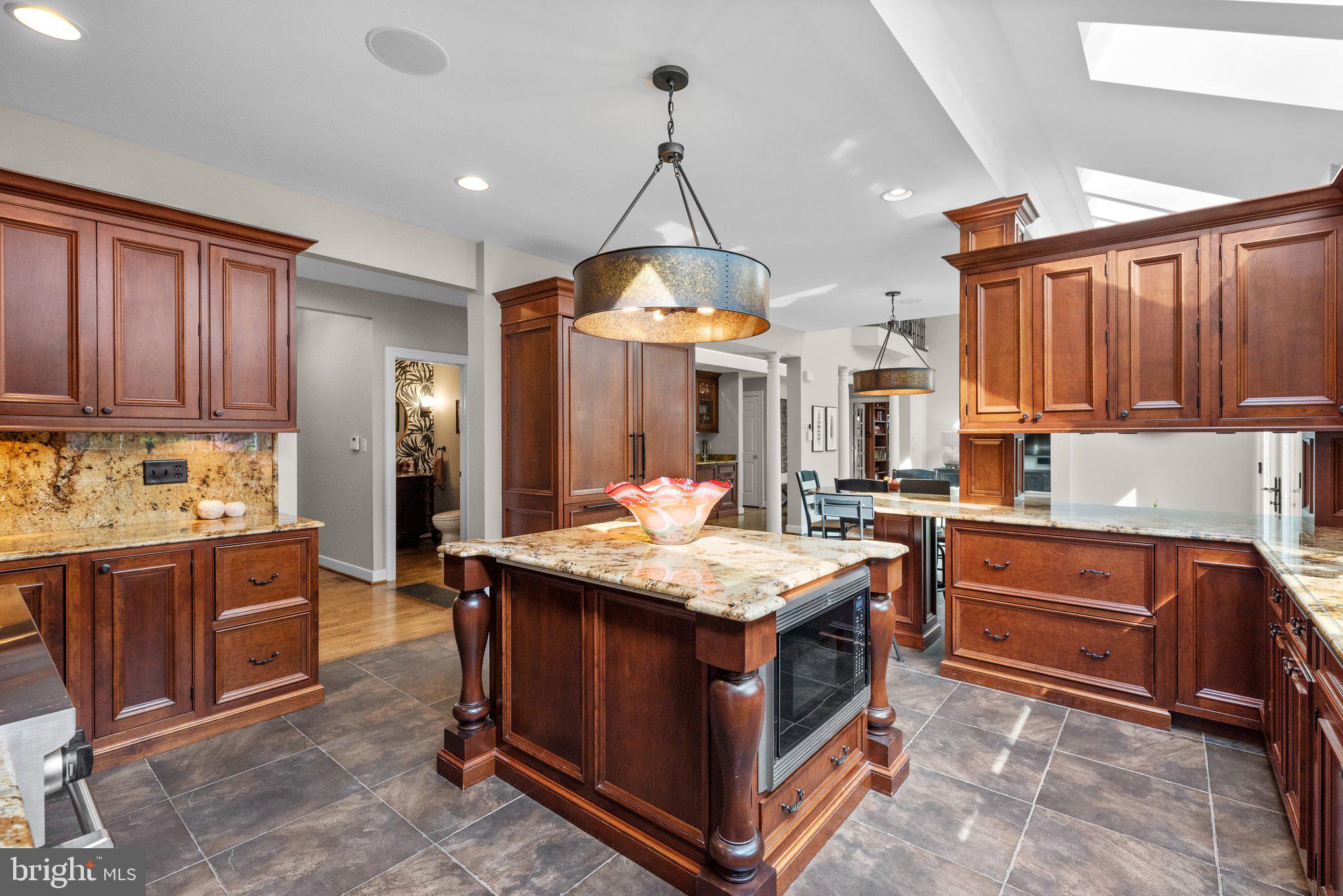 13791 Lakeside Drive Clarksville, MD 21029 - Photo 24 of 90 Center island with microwave