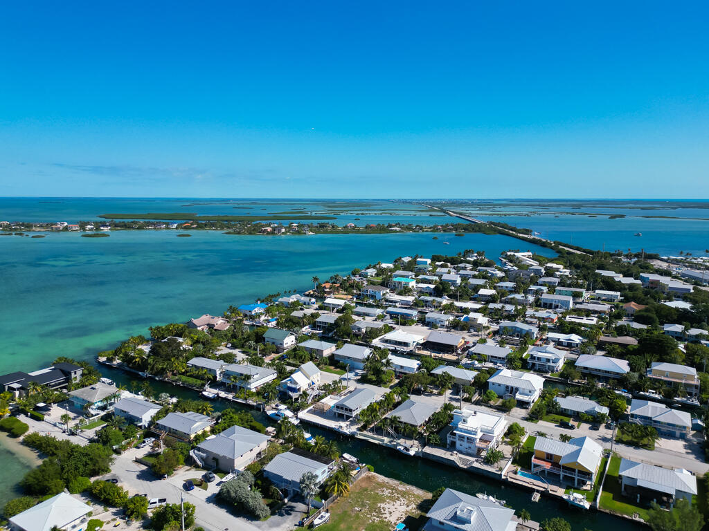 8 Emerald Drive Key West, FL 33040 - Photo 4 of 43 a view of a city