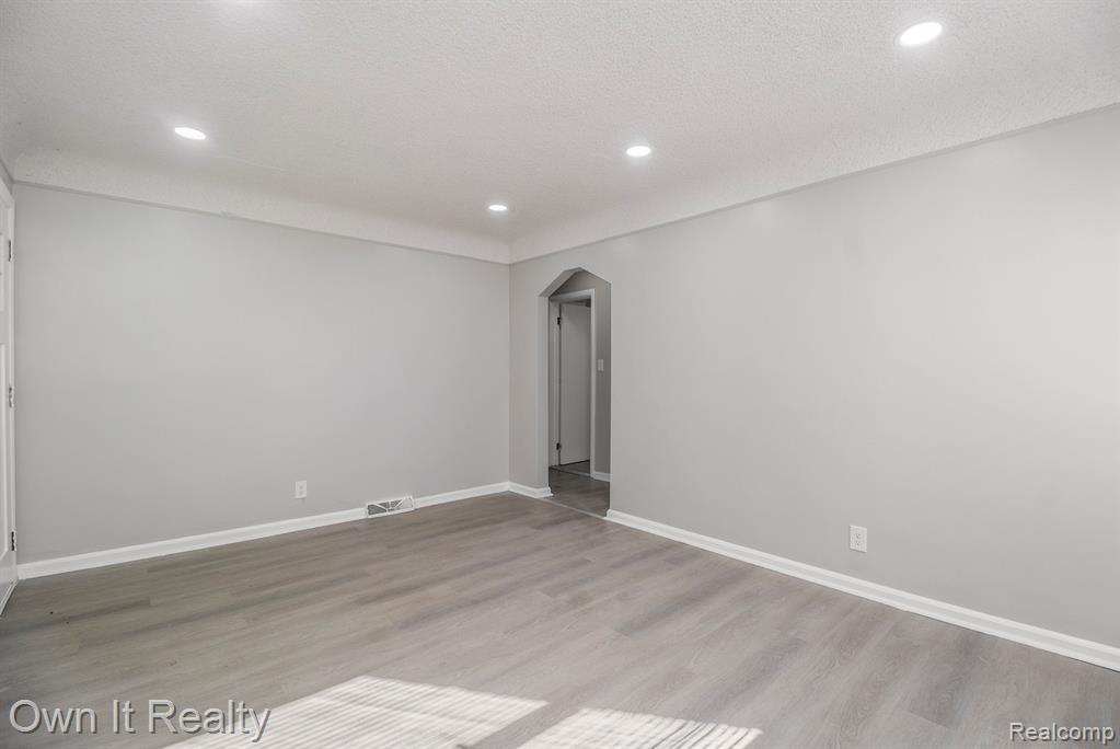 11662 Chatham Redford, MI 48239 - Photo 12 of 26