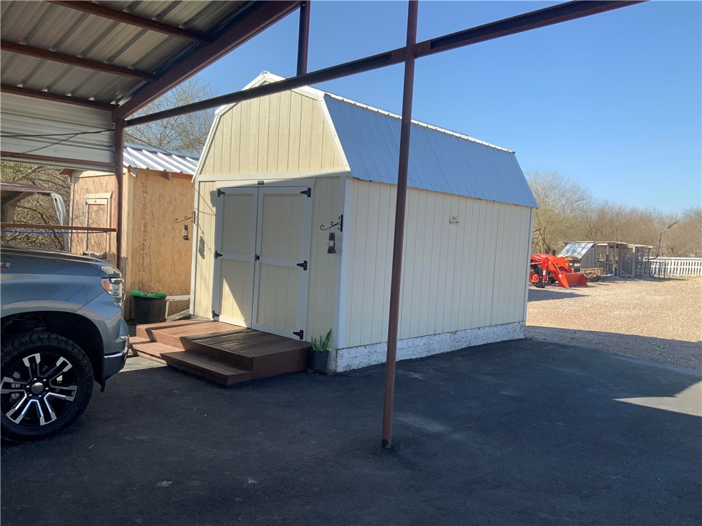 894 County Road 465 Alice, TX 78332 - Photo 9 of 36