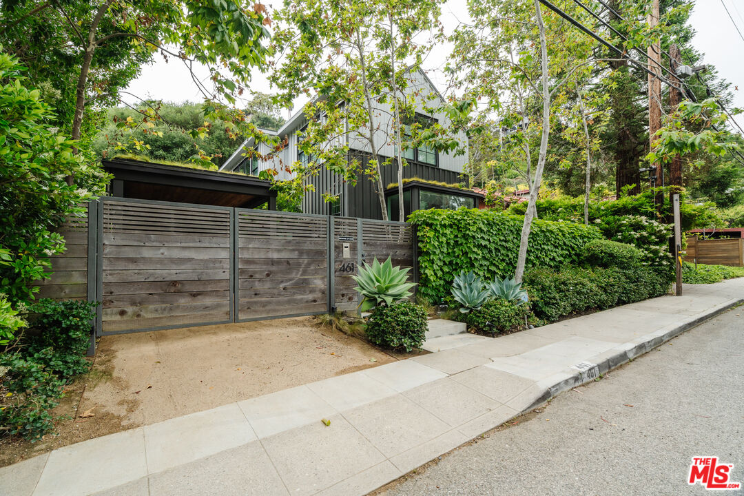 461 West Rustic Road Santa Monica, CA 90402 - Photo 7 of 7 a view of a backyard