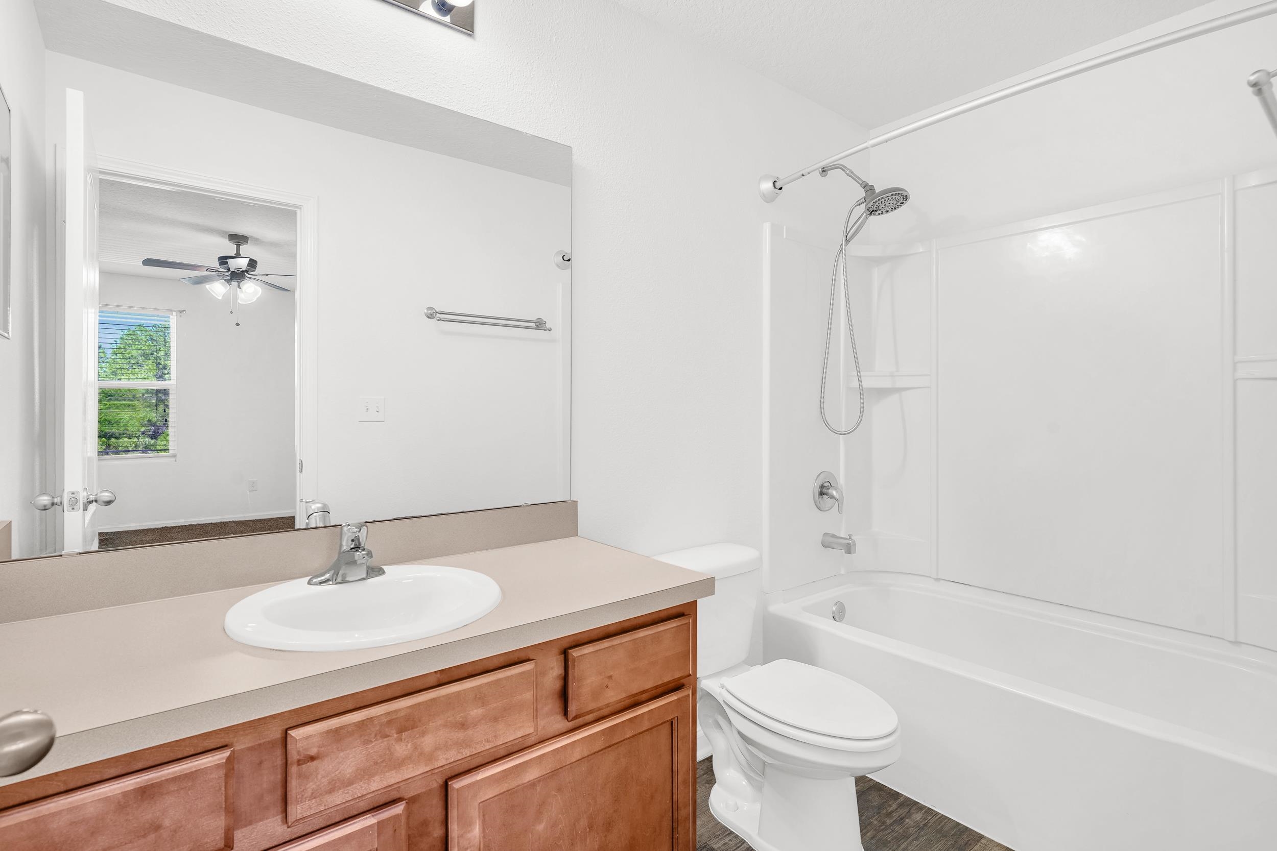 187 Whitland Way St. Augustine, FL 32086 - Photo 14 of 30 a bathroom with a sink toilet tub and shower
