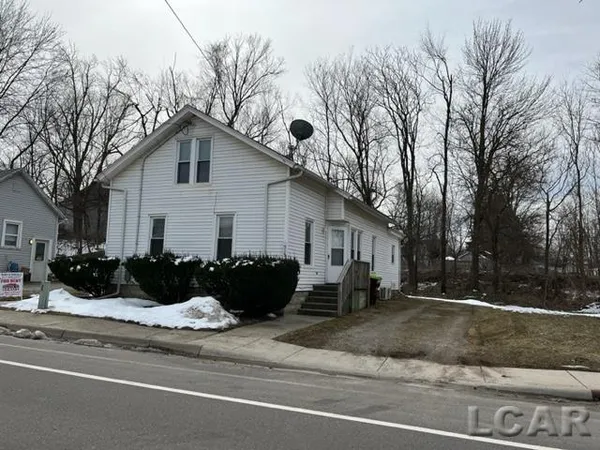 $800 | 513 West Michigan Street, Adrian, MI 49221