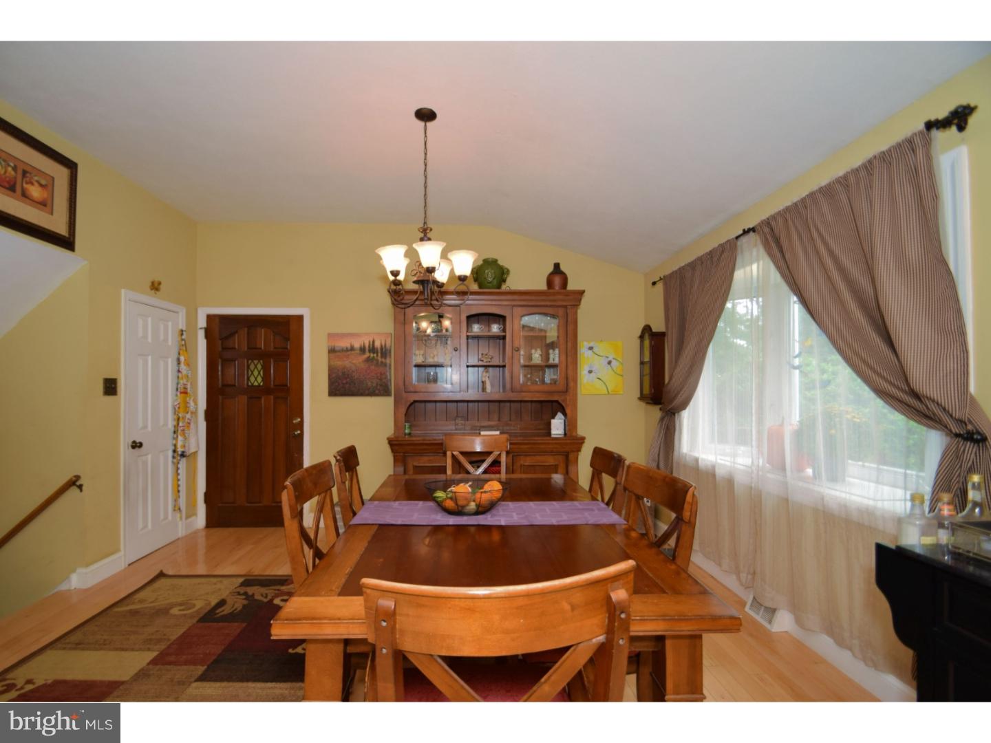 2867 Senak Road Roslyn, PA 19001 - Photo 4 of 23 Gallery Image 4