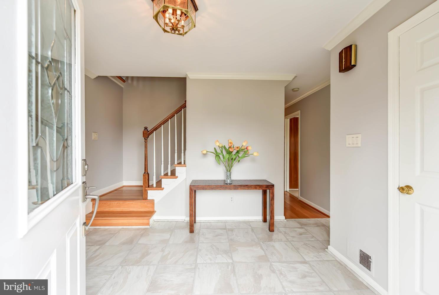 7810 Falstaff Road McLean, VA 22102 - Photo 2 of 30 Foyer