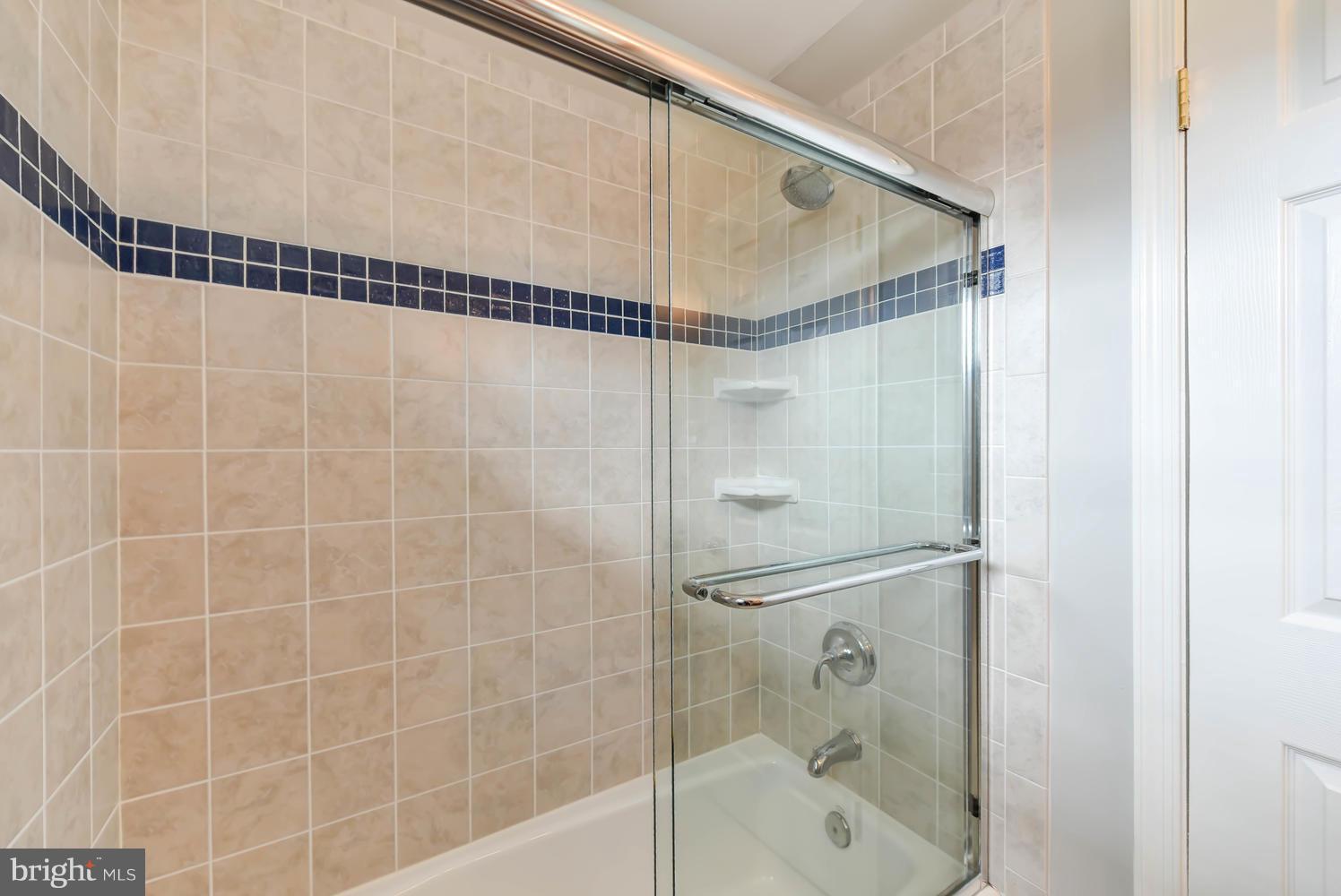 7810 Falstaff Road McLean, VA 22102 - Photo 21 of 30 Upper level hallway bath