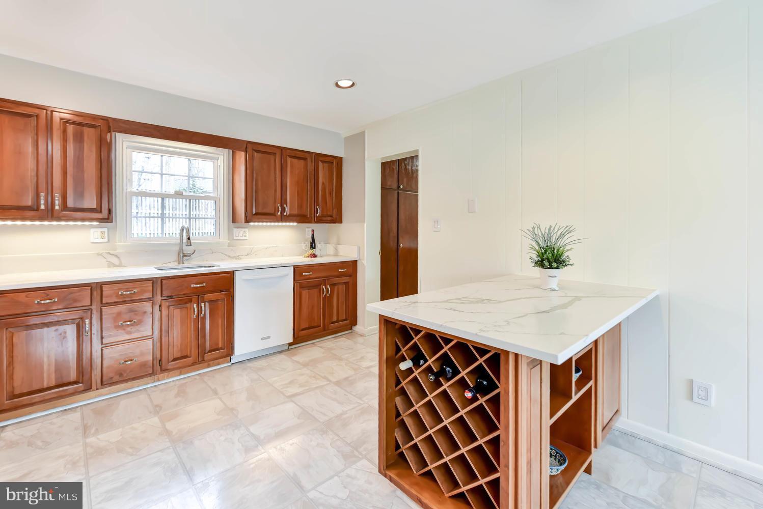 7810 Falstaff Road McLean, VA 22102 - Photo 5 of 30 Kitchen