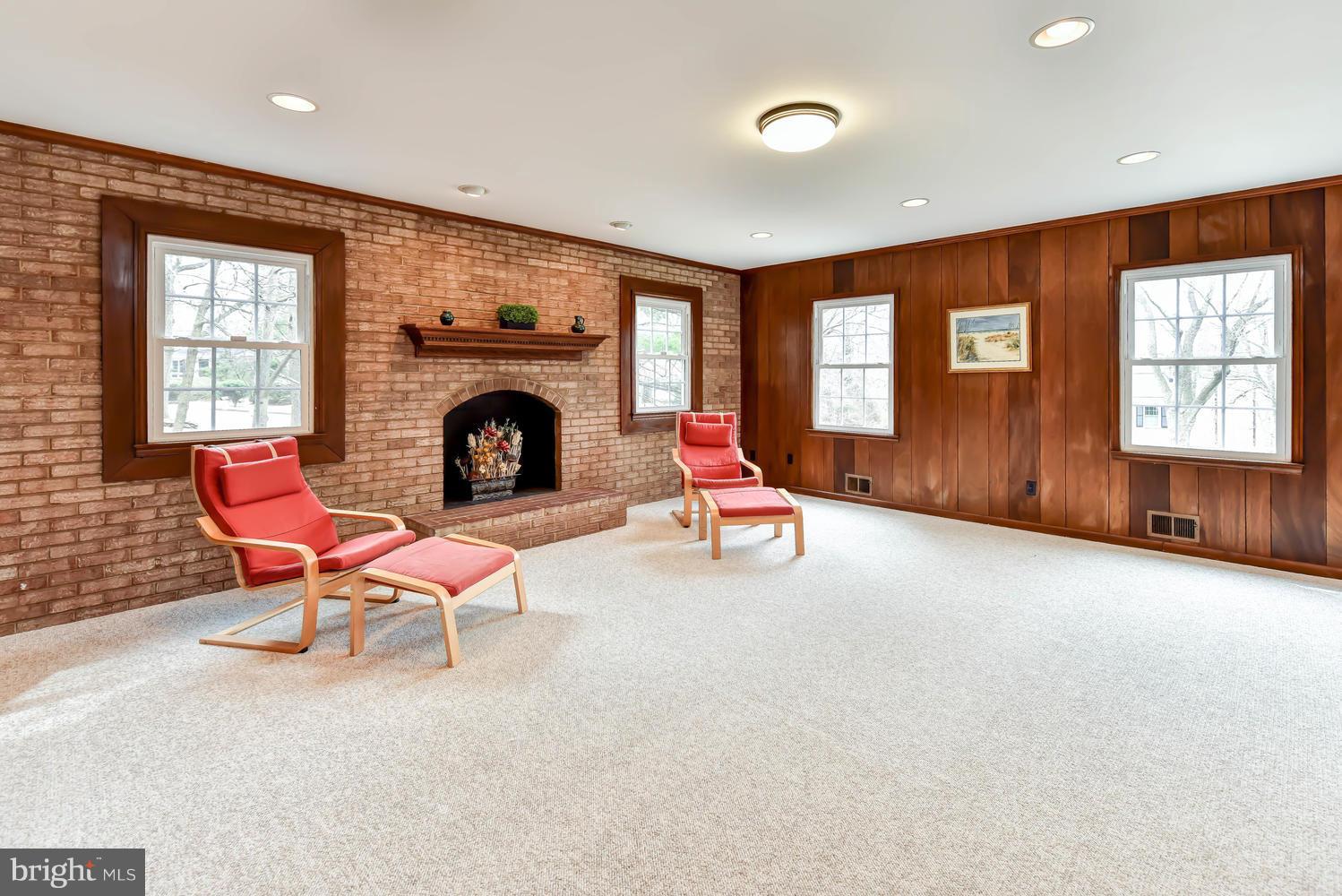 7810 Falstaff Road McLean, VA 22102 - Photo 9 of 30 Family Room