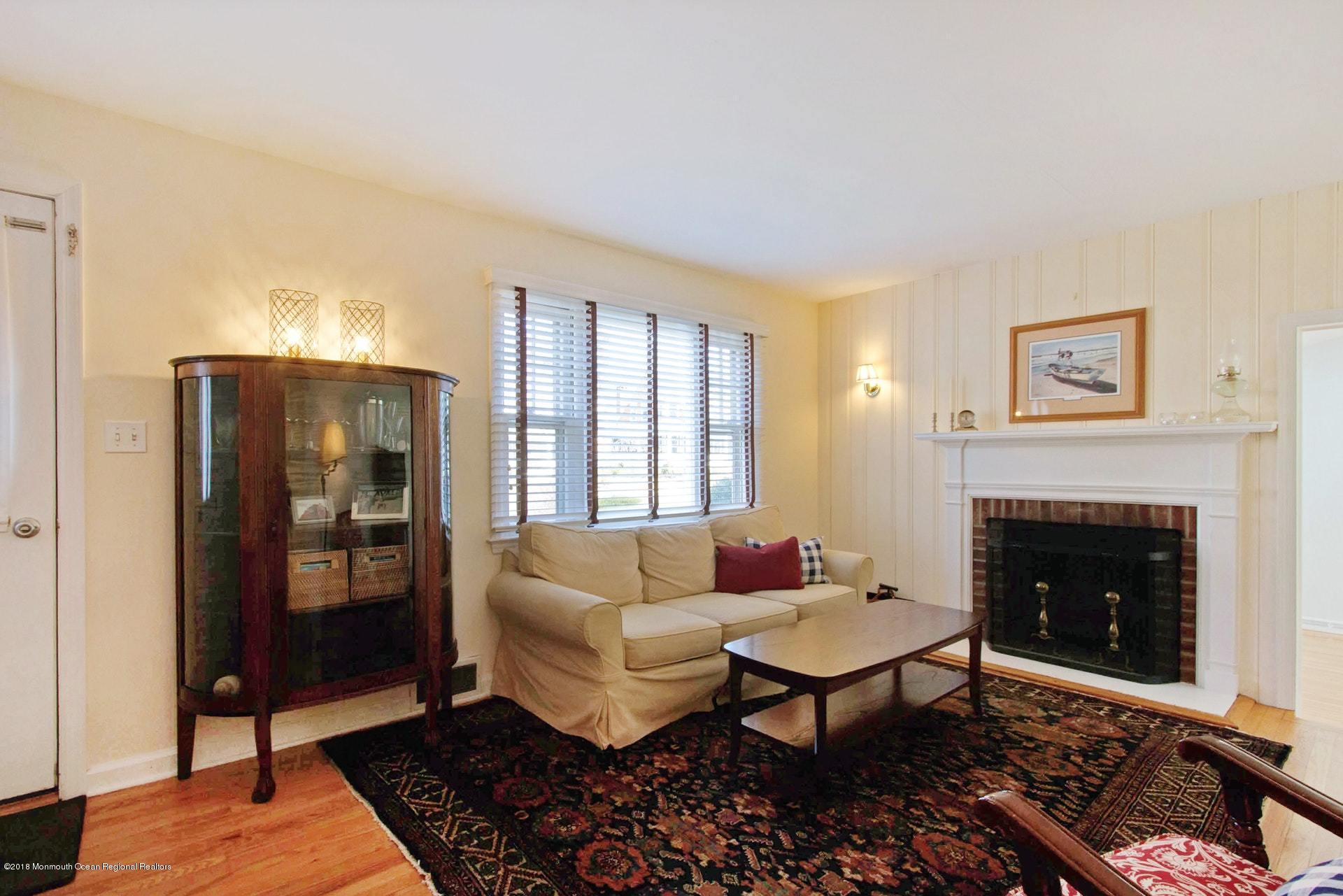 155 Pinckney Road Little Silver, NJ 07739 - Photo 4 of 43 009-261368-IMG_9512_5999162