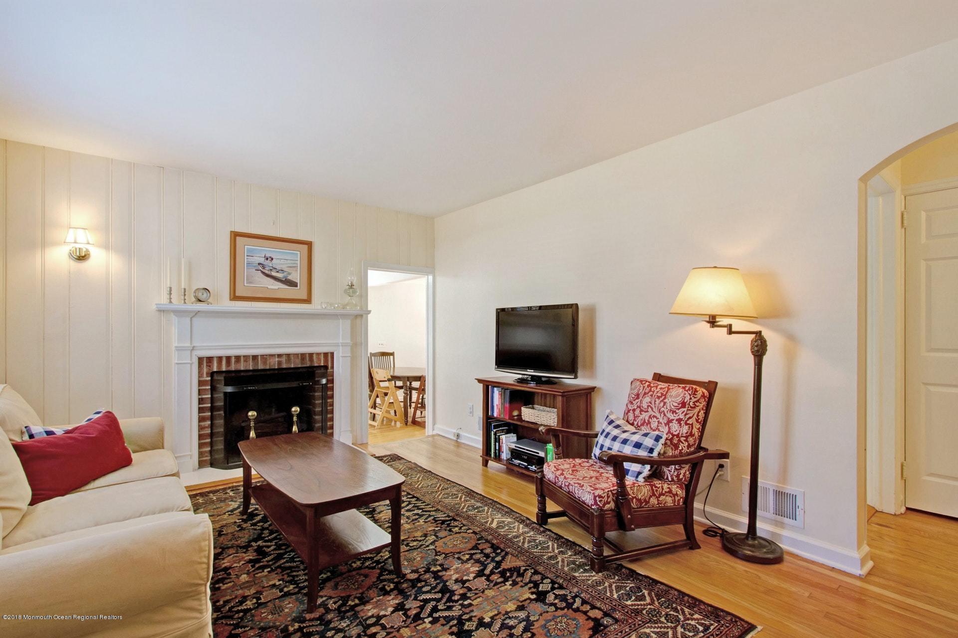 155 Pinckney Road Little Silver, NJ 07739 - Photo 5 of 43 010-261368-IMG_9515_5999165