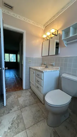 $1,500 | 3801 Northeast 22nd Terrace, Unit 5, Lighthouse Point, FL 33064