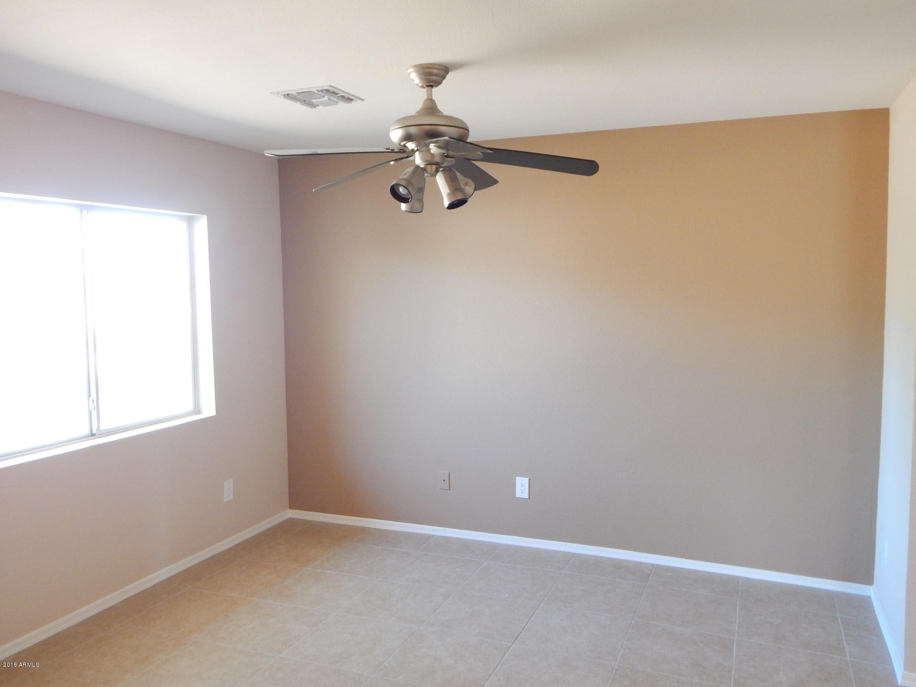 3721 West Calavar Road Phoenix, AZ 85053 - Photo 5 of 24 Living