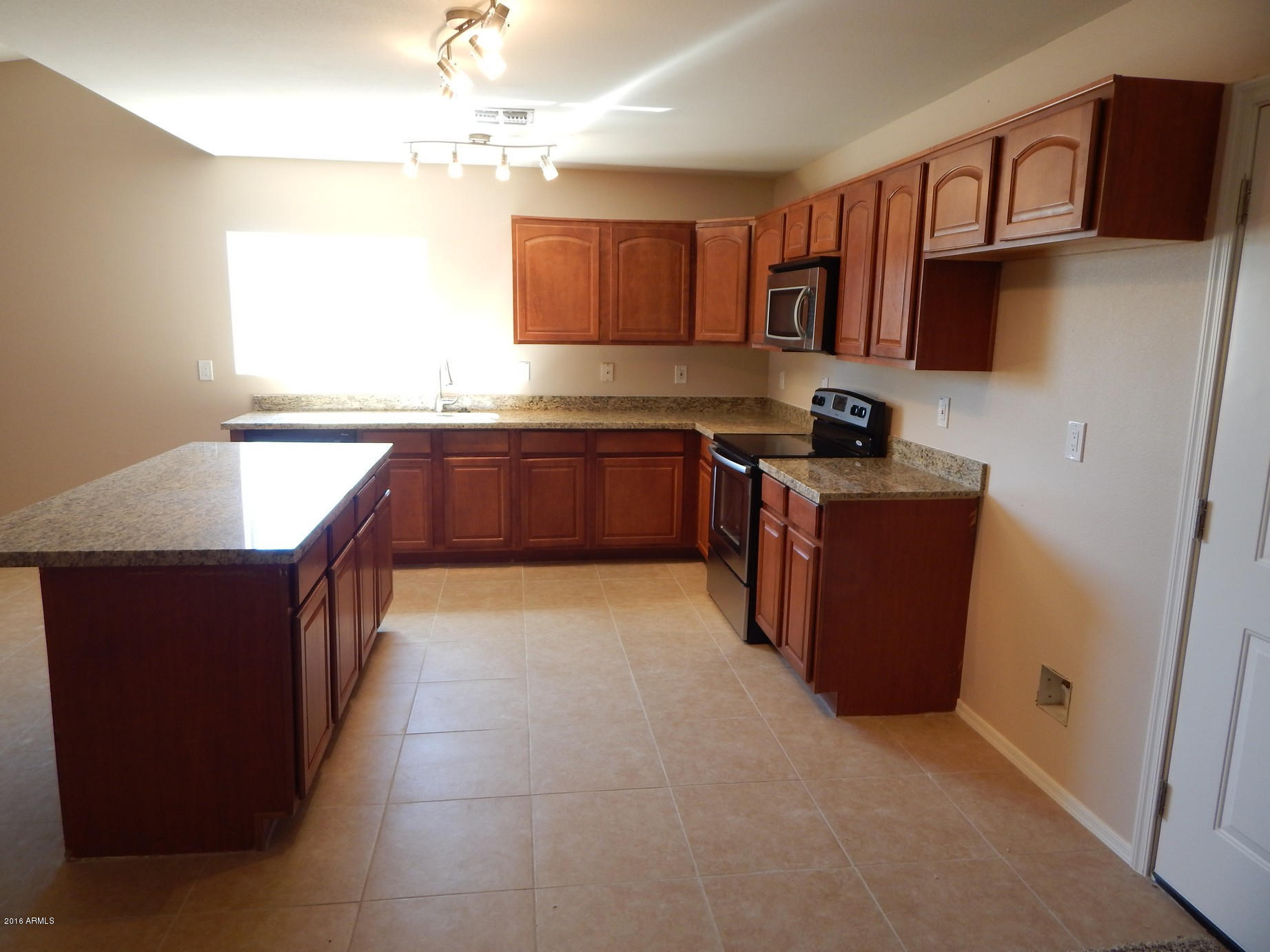 3721 West Calavar Road Phoenix, AZ 85053 - Photo 7 of 24 Kitchen alt view