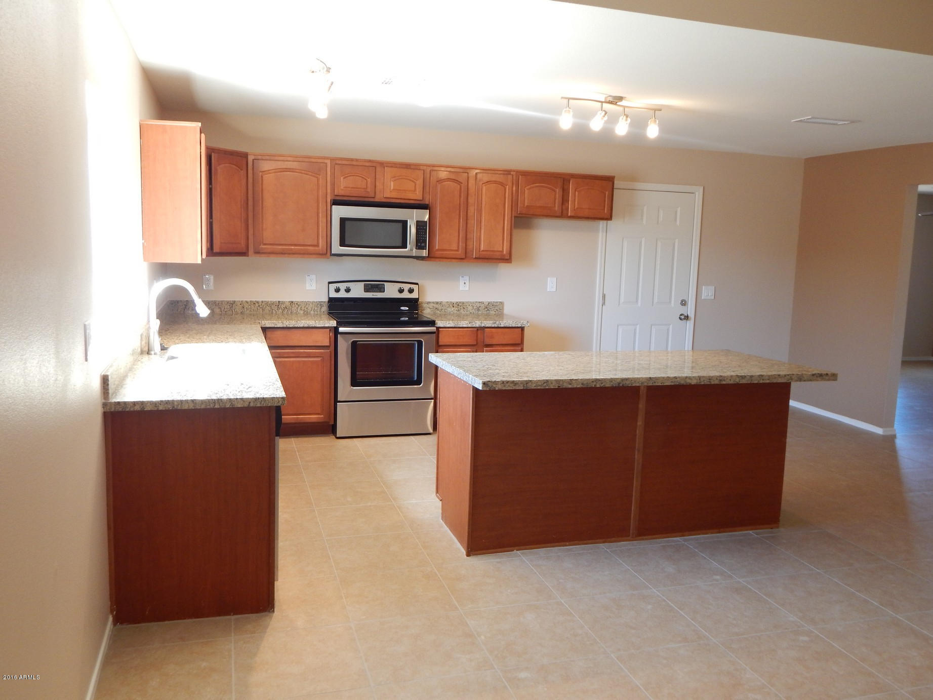 3721 West Calavar Road Phoenix, AZ 85053 - Photo 10 of 24 Kitchen Alt View2