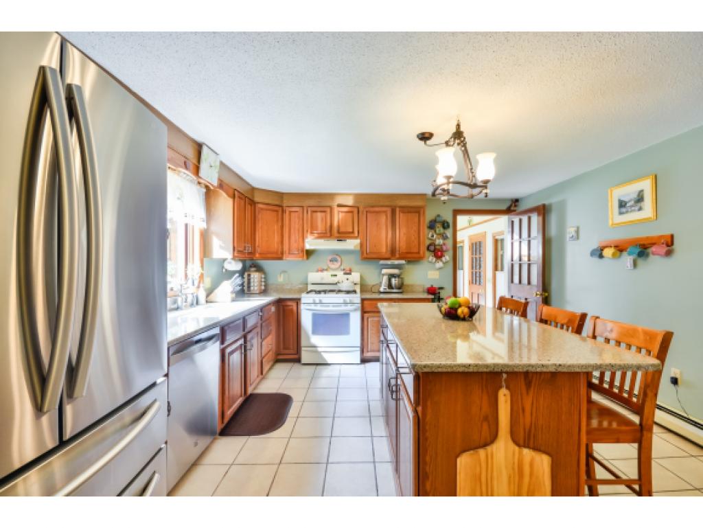 15 Meadowbrook Road Derry, NH 03038 - Photo 11 of 31