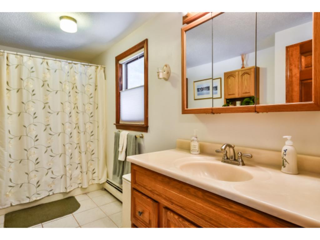15 Meadowbrook Road Derry, NH 03038 - Photo 19 of 31