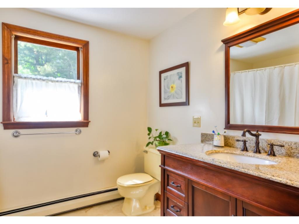 15 Meadowbrook Road Derry, NH 03038 - Photo 24 of 31