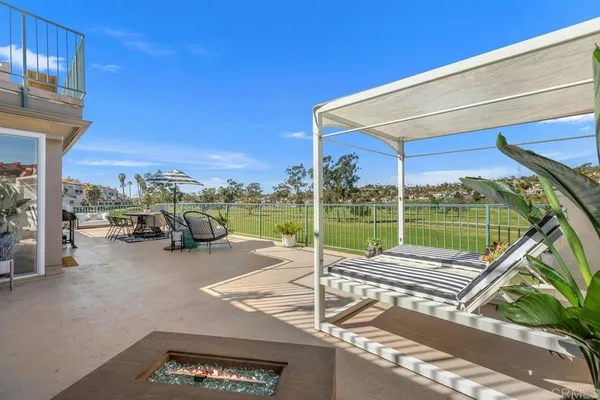 $823,000 | 2544 Navarra Drive, Unit 12, Carlsbad, CA 92009