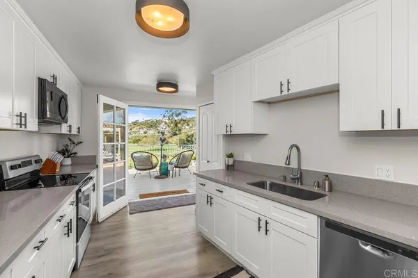 $823,000 | 2544 Navarra Drive, Unit 12, Carlsbad, CA 92009