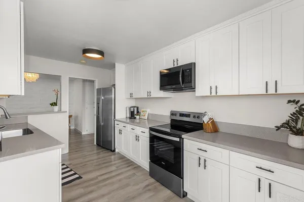 $823,000 | 2544 Navarra Drive, Unit 12, Carlsbad, CA 92009