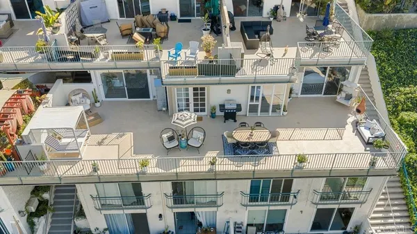 $823,000 | 2544 Navarra Drive, Unit 12, Carlsbad, CA 92009